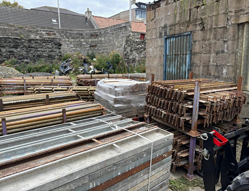 Scaffolding job lot - lot, scaffold