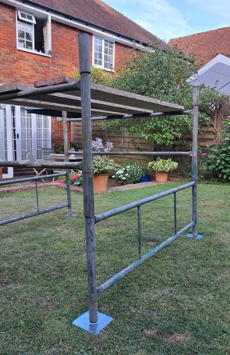 Scaffold tower hedges - tower,
